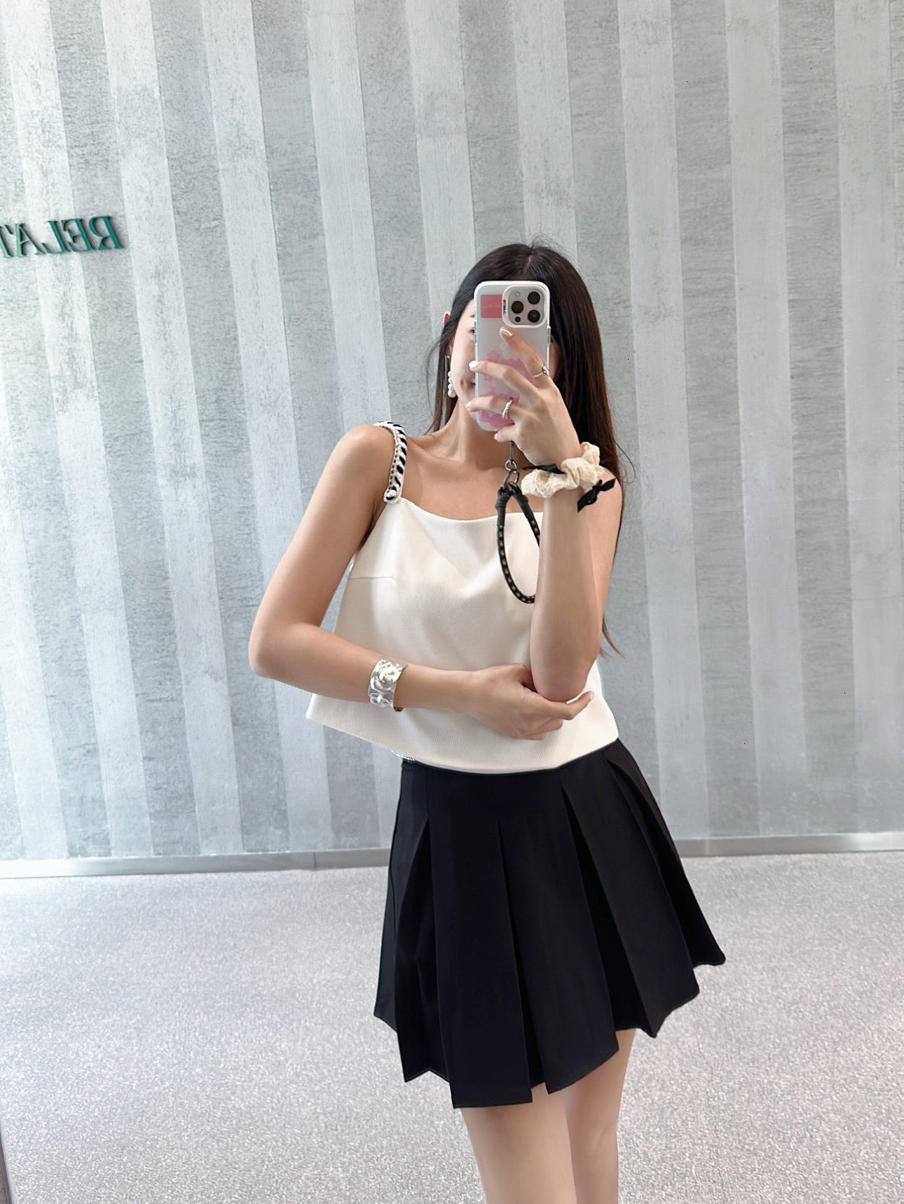 Patchy - Loose-fit A-line Vest with Chain Strap