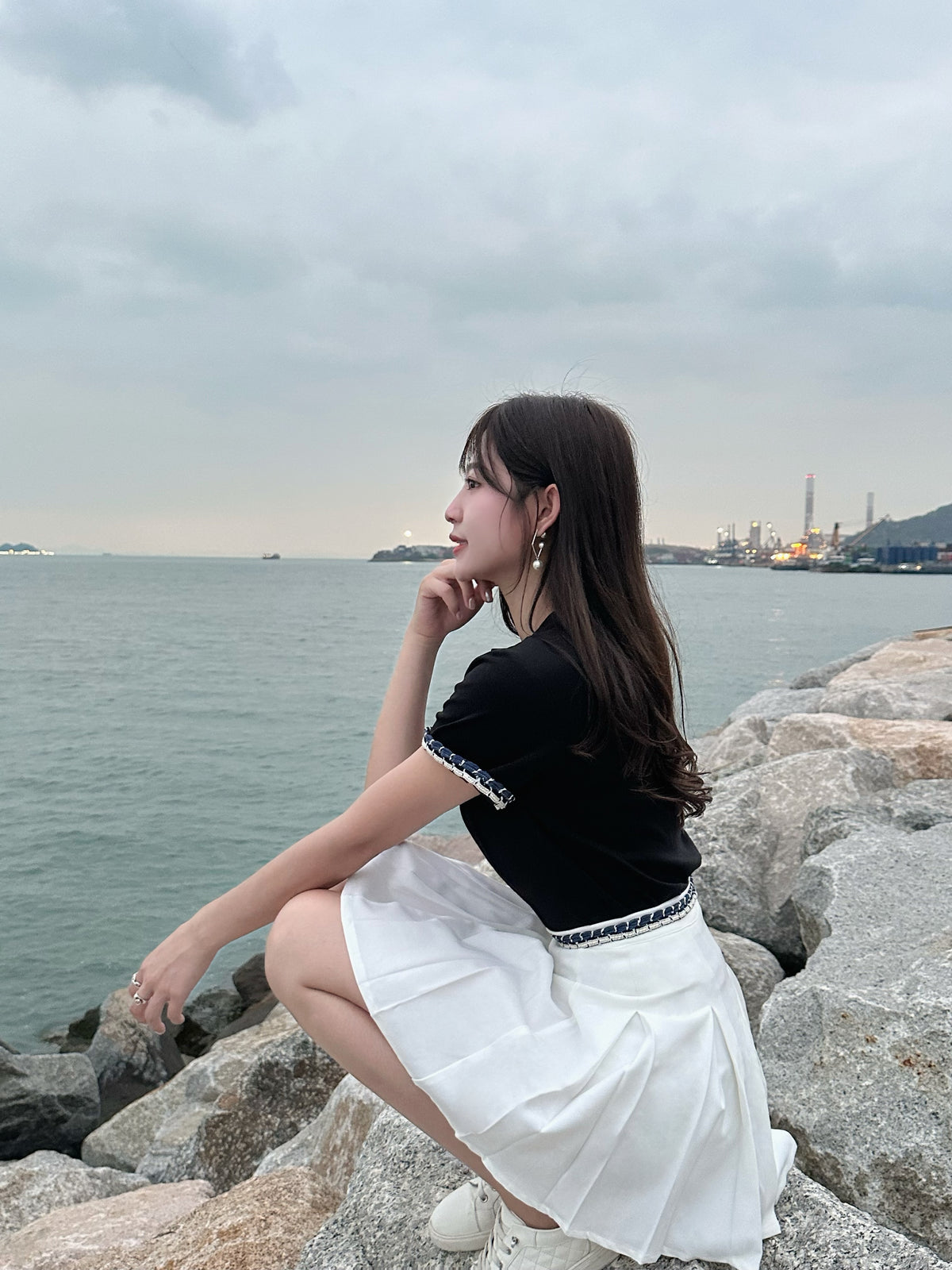 Patchy - White pleated Mini Skirt with denim Strap