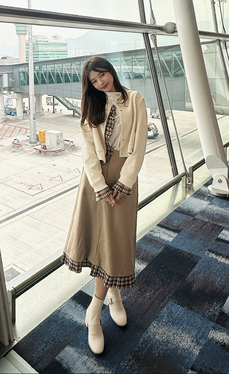 Patchy - Mock-neck Knit Long-sleeve Top with Brown Checked Trim