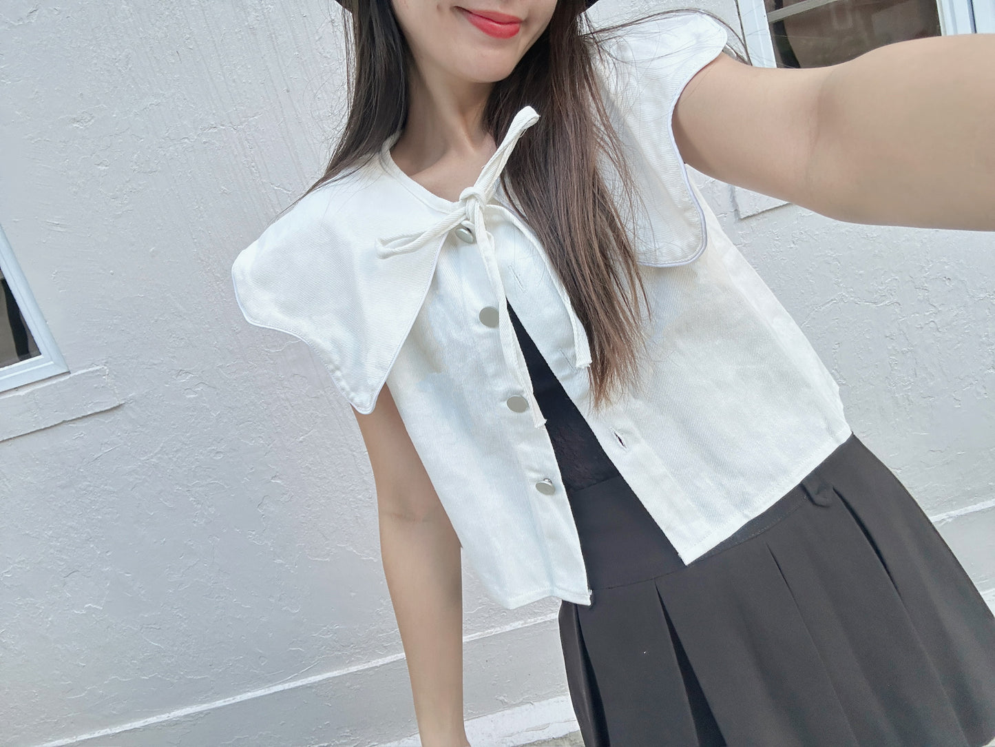 Wide lapel denim outer with ribbon