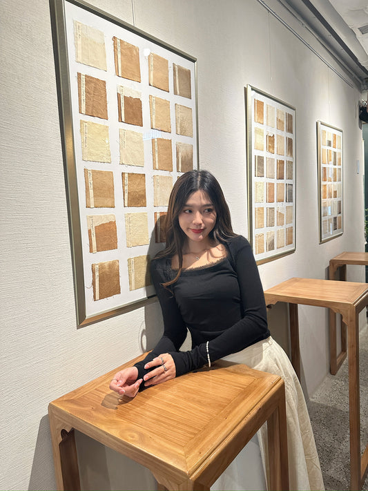 Cotton top with chiffon edge in black