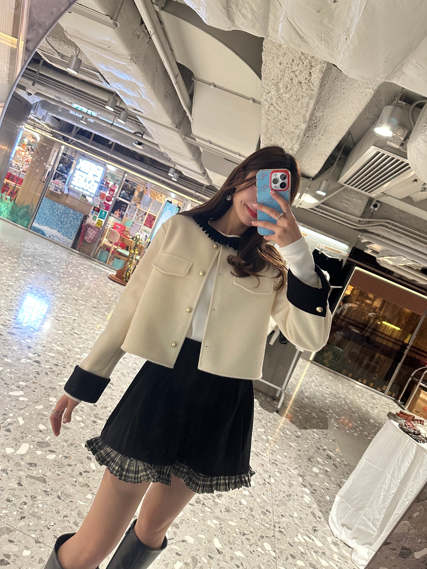 Patchy - Long-sleeve Tee with Black Velvet Ruffle Collar