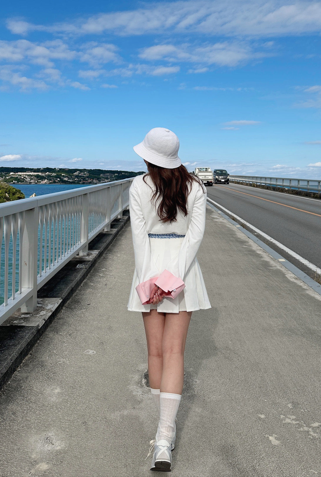Patchy - White Oversized T-shirt with Pink Contrast Flare Sleeves